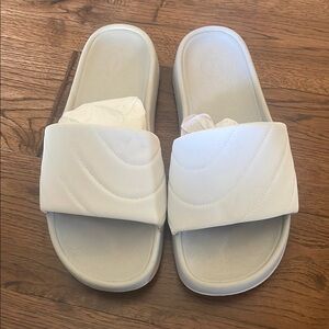 Lululemon Slides